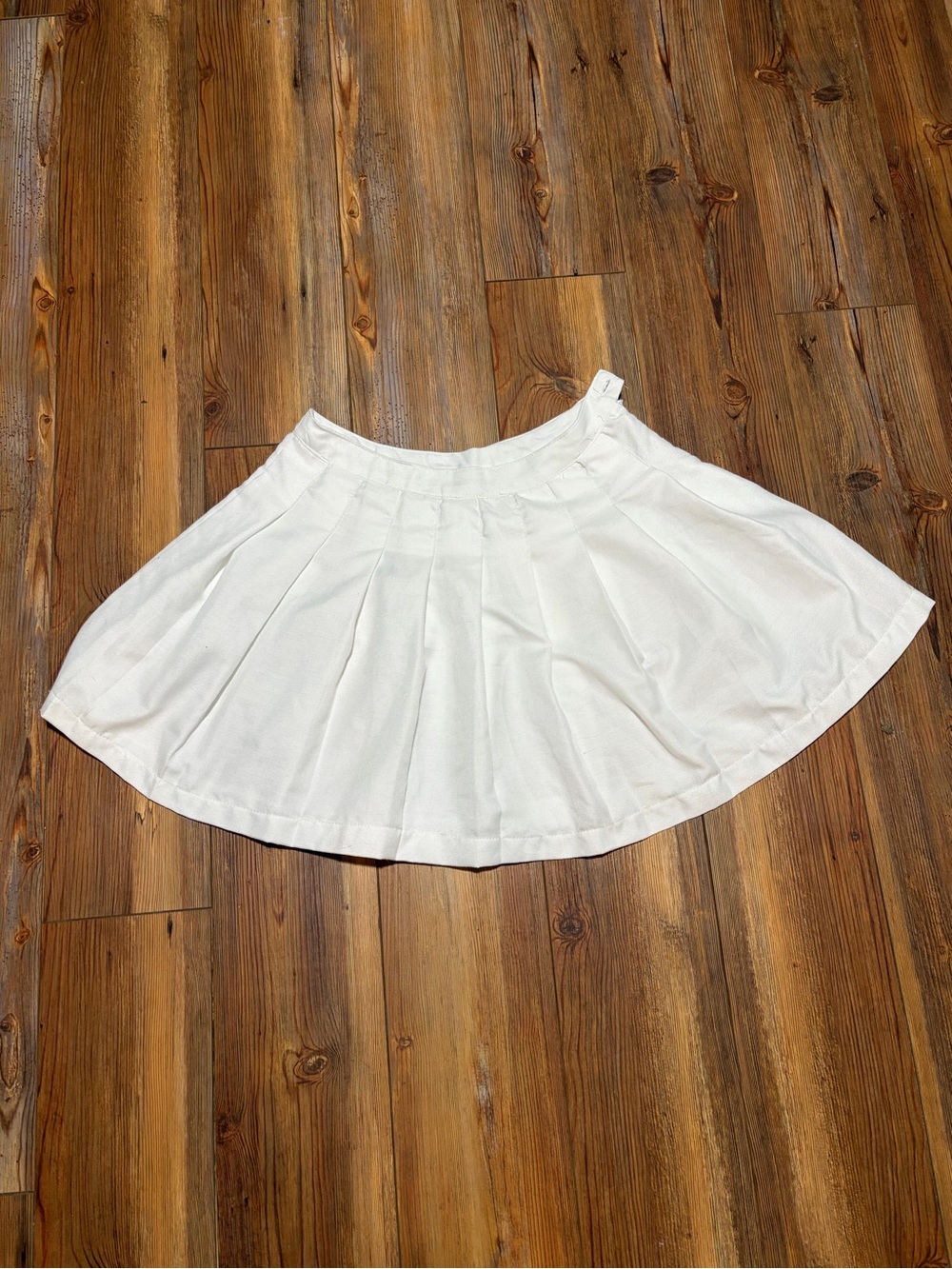 Faded Rose White Pleated Mini Skirt - Classic Casual